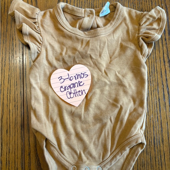 Kate Quinn Tan Flutter Sleeve Bodysuit - Picture 1 of 2